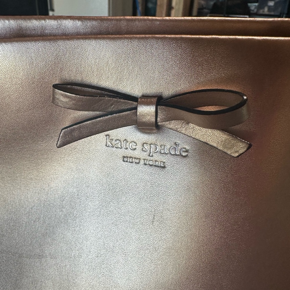 Kate Spade very large pink metallic tote - Picture 2 of 6